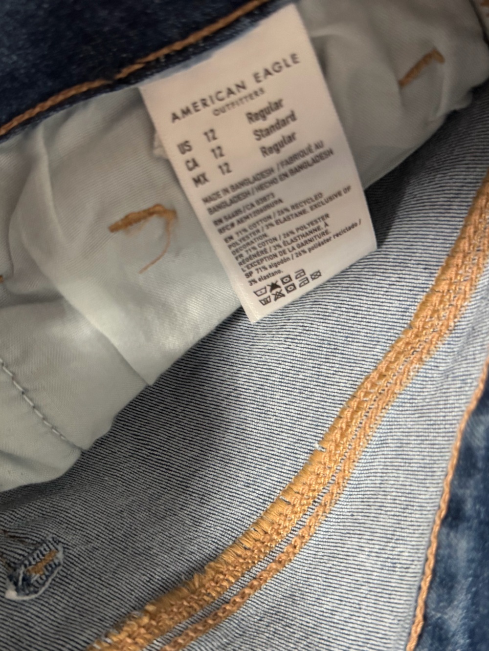 Women’s American Eagle High-Rise Skinny Kick Jeans - Picture 3 of 4